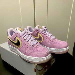 Woman’s Air Force 1